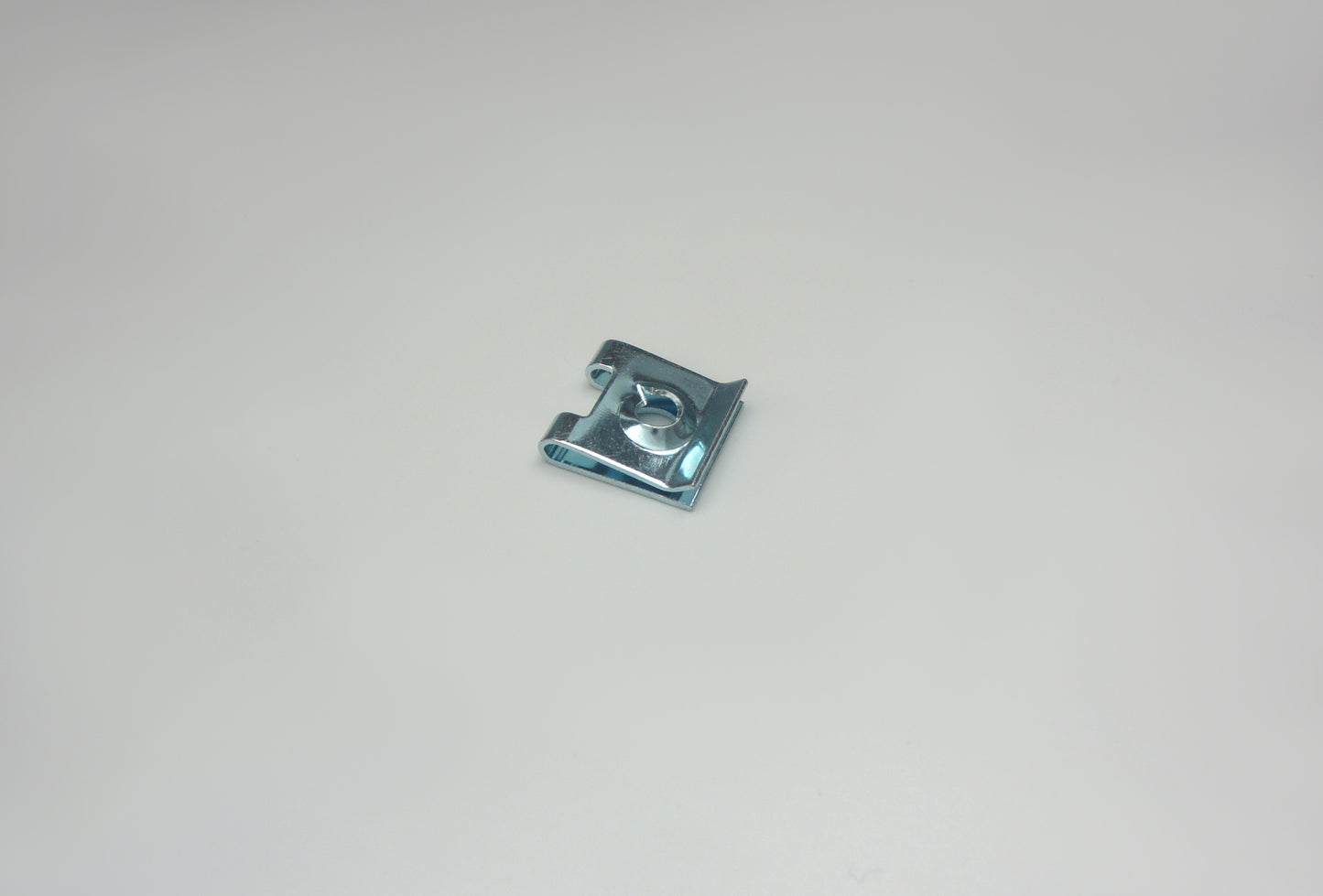 Blechmuttern 4,8 mm ( gelb verzinkt / verzinkt)