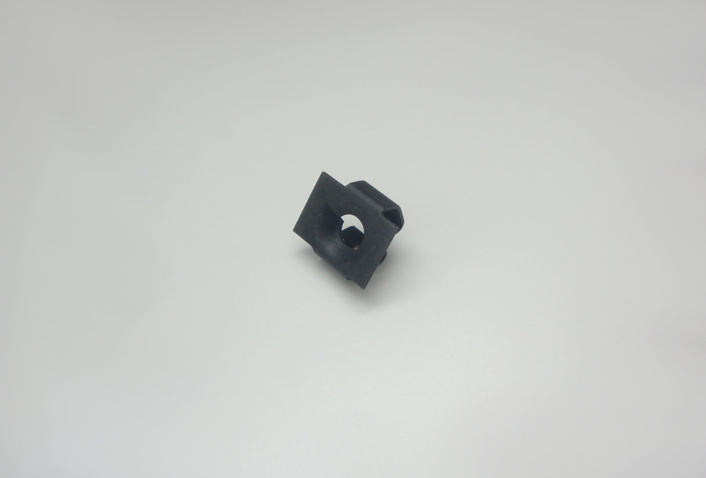 Blechmuttern 6,3 mm ( gelb verzinkt / verzinkt)