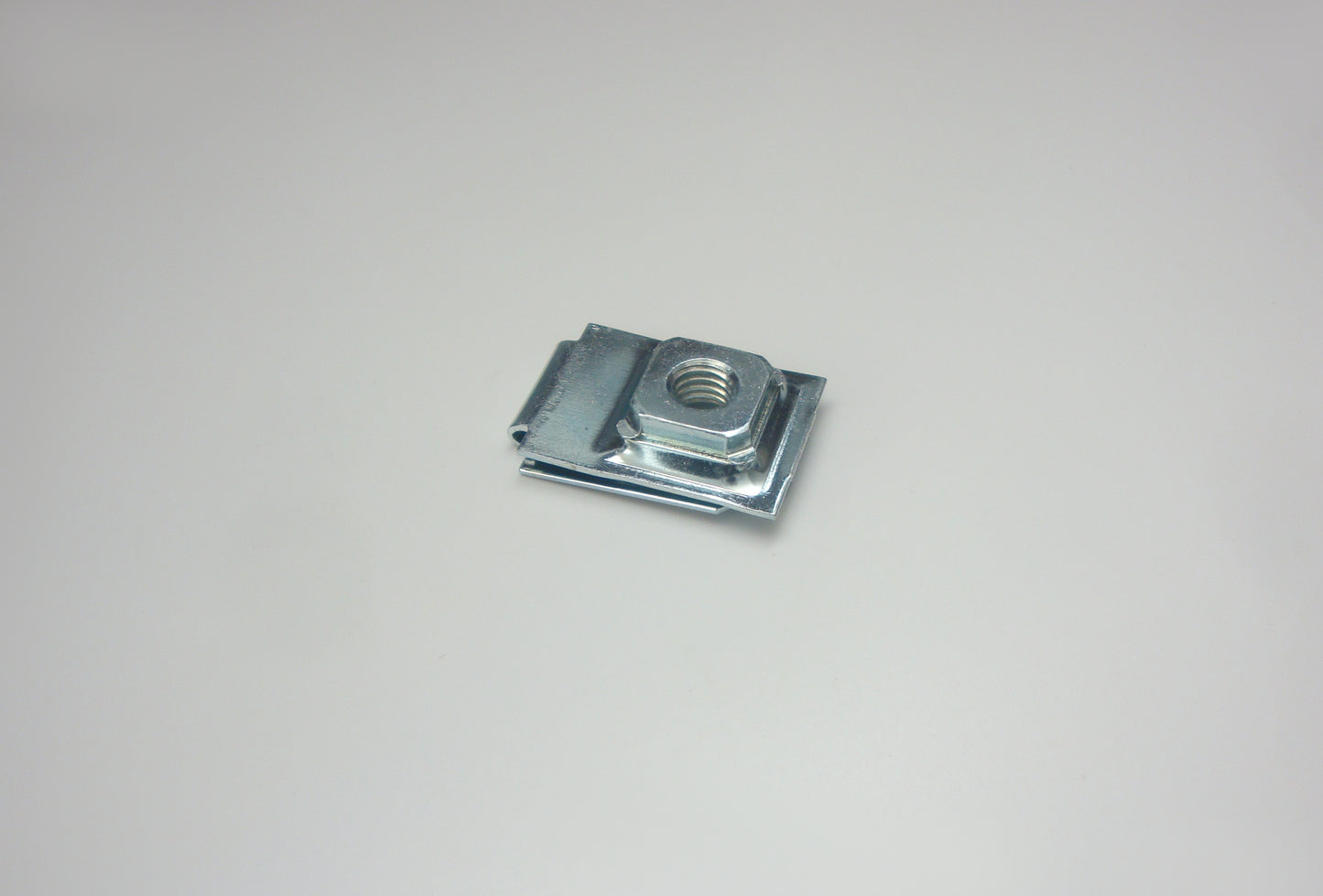 Blechmuttern M6 ( gelb verzinkt / verzinkt)