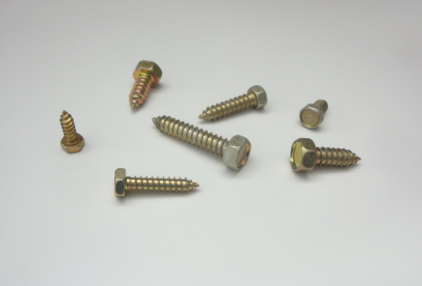 Blechschrauben mit Sechskant-Kopf , gelb verzinkt (DIN 7976)