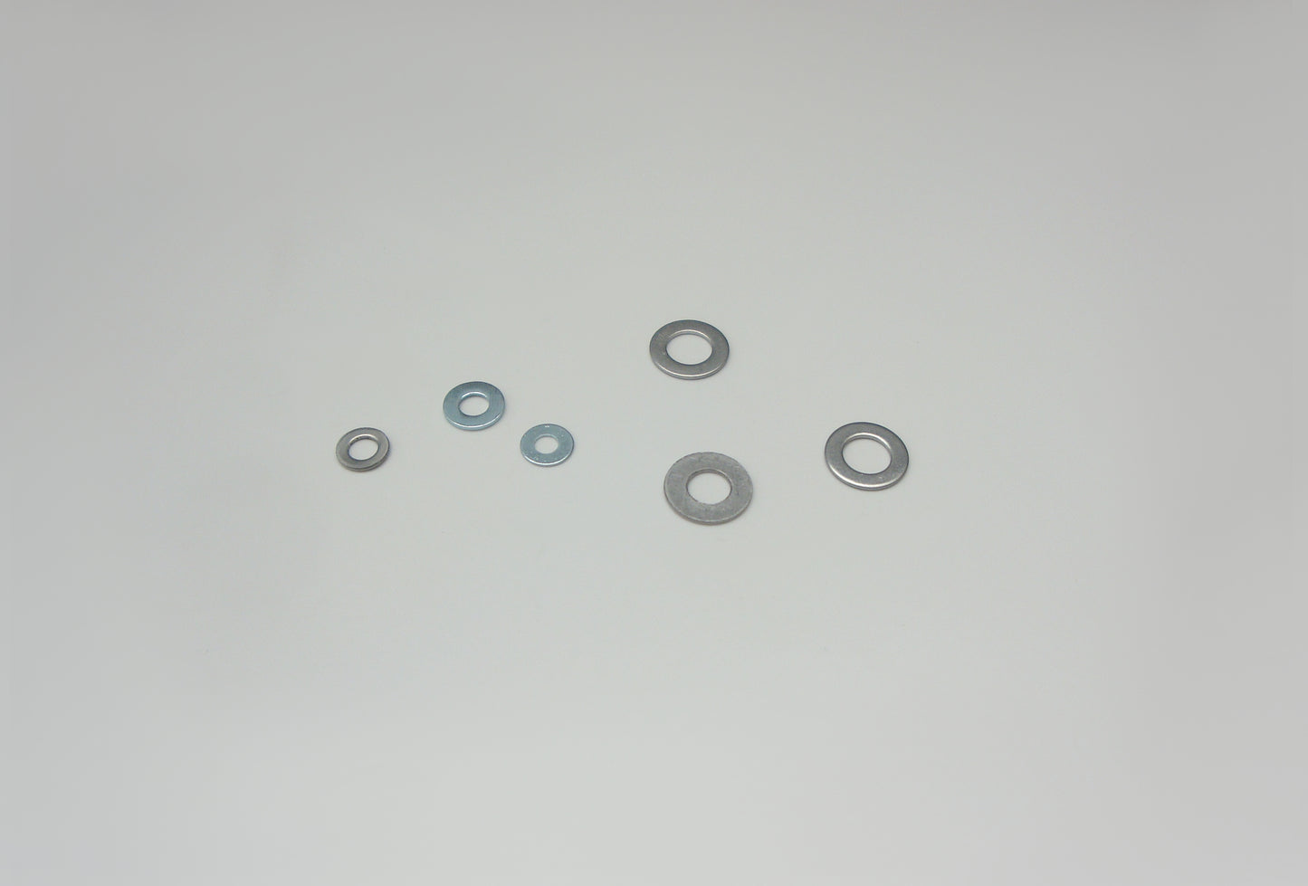 Unterlegscheiben kleiner Durchmesser , verzinkt oder Edelstahl (DIN 125 / DIN 433)