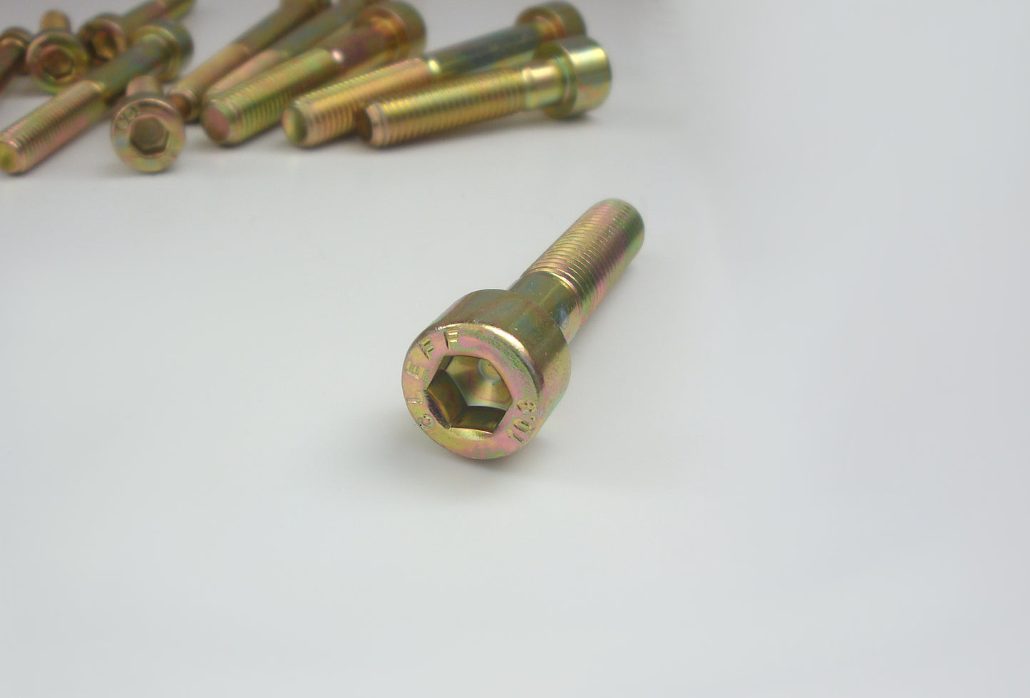 Zylinderschrauben mit Innensechskant, gelb verzinkt, hochfest 10.9 (DIN 912)