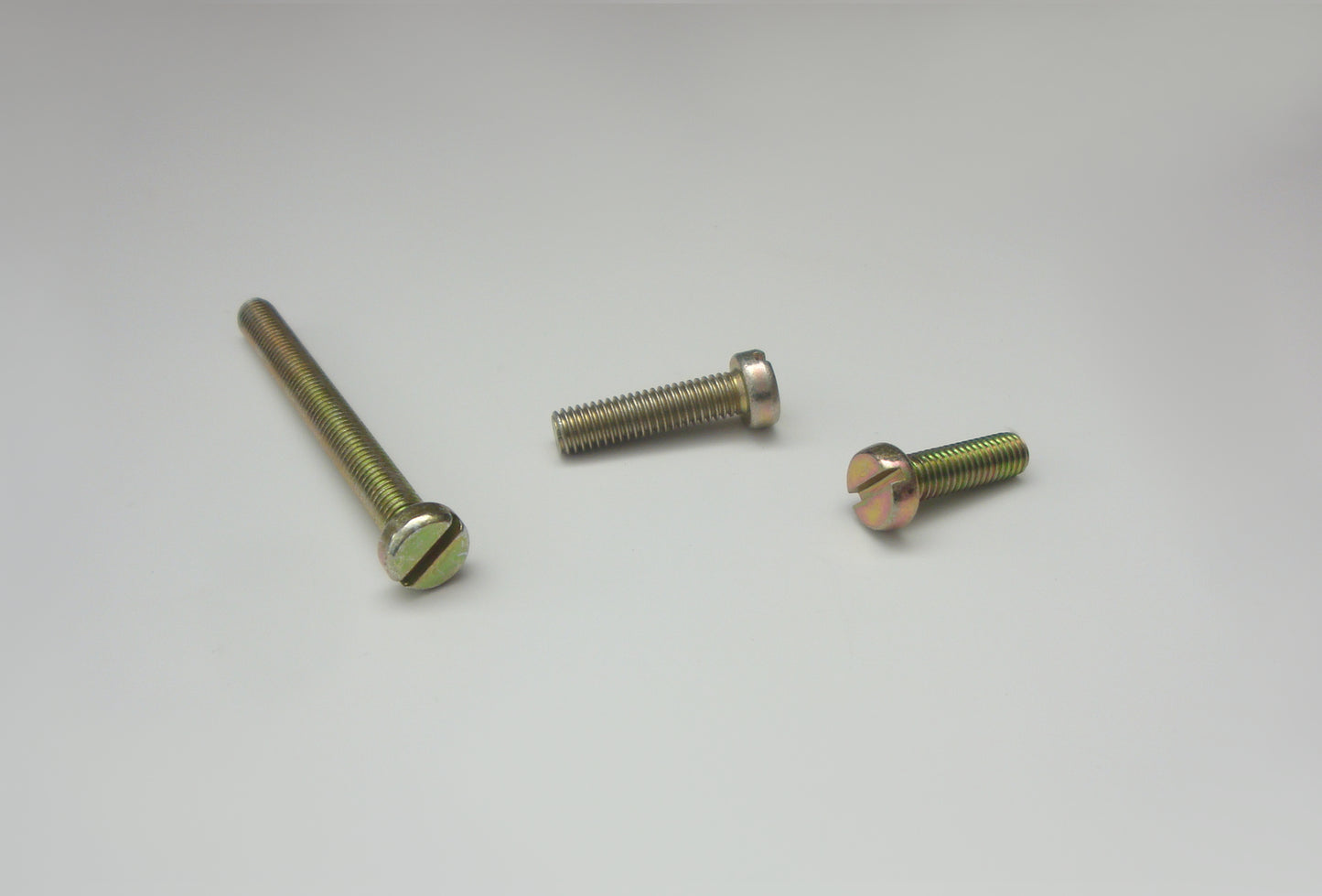 Schlitzschrauben, gelb verzinkt (DIN 84)